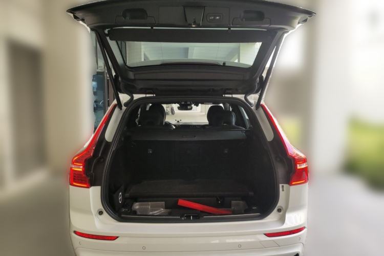 Used Volvo XC60 New Energy 2024 T8 Plug-in Hybrid Long-Range All-Wheel Drive Smart & Sporty Edition Trunk
