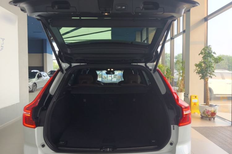 Used Volvo XC60 New Energy 2024 T8 Plug-in Hybrid Long-Range All-Wheel Drive Smart Luxury Edition Trunk