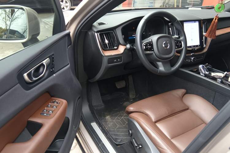 Used Volvo XC60 New Energy 2024 T8 Plug-in Hybrid Long-Range All-Wheel Drive Smart Luxury Edition Driver Seat