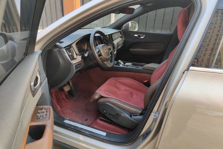 Used Volvo XC60 New Energy 2024 T8 Plug-in Hybrid Long-Range All-Wheel Drive Smart Luxury Edition Driver Seat