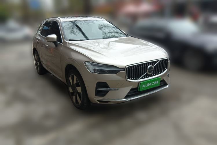 Used Volvo XC60 New Energy 2024 T8 Plug-in Hybrid Long-Range All-Wheel Drive Smart Luxury Edition Front Right 45 Deg