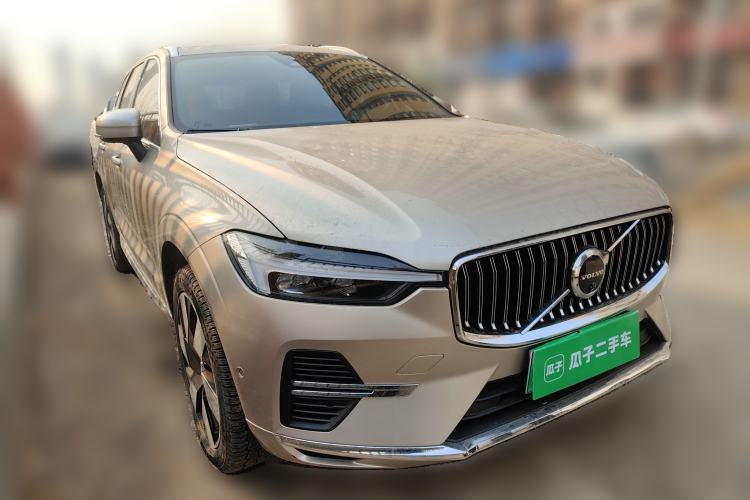 Used Volvo XC60 New Energy 2024 T8 Plug-in Hybrid Long-Range All-Wheel Drive Smart Luxury Edition Front Right 45 Deg