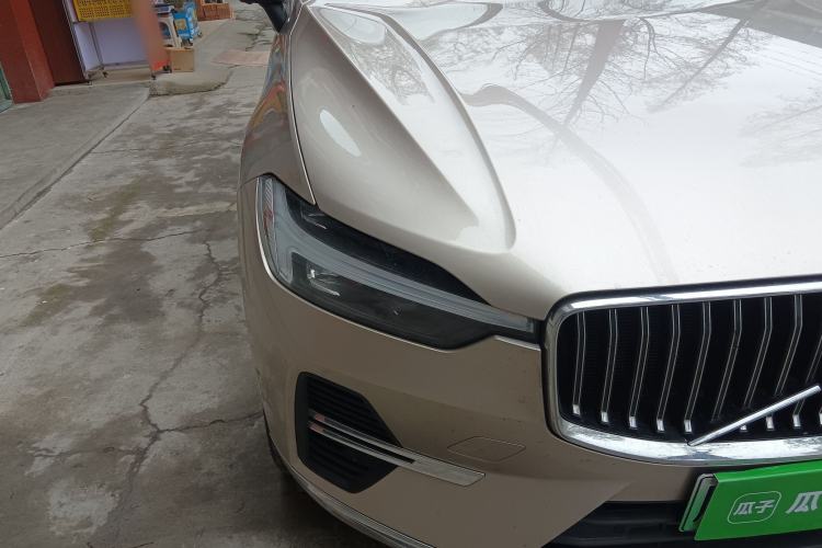 Used Volvo XC60 New Energy 2024 T8 Plug-in Hybrid Long-Range All-Wheel Drive Smart Luxury Edition Right Front Headlight