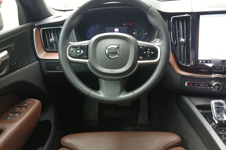 Used Volvo XC60 New Energy 2024 T8 Plug-in Hybrid Long-Range All-Wheel Drive Smart Luxury Edition Steering Wheel