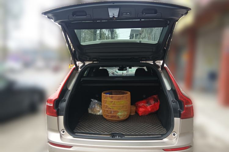 Used Volvo XC60 New Energy 2024 T8 Plug-in Hybrid Long-Range All-Wheel Drive Smart Luxury Edition Trunk