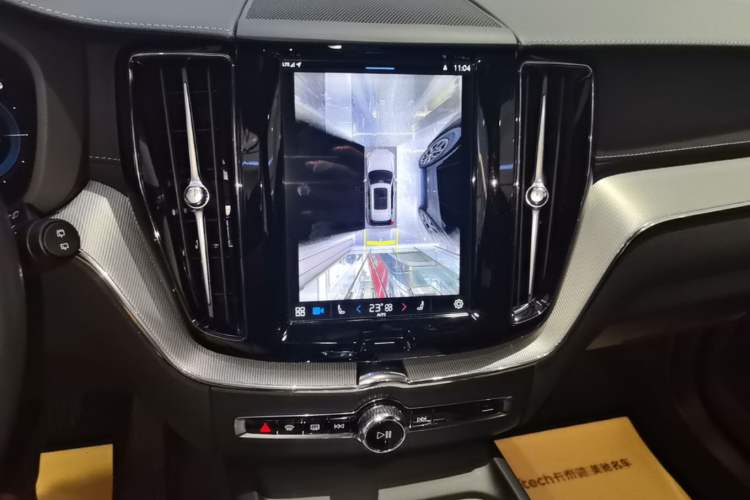 Used Volvo XC60 New Energy 2025 Plug-in Hybrid Long-Range All-Wheel Drive Zhiyuan Extreme Night Black Edition Audio And AC Panel