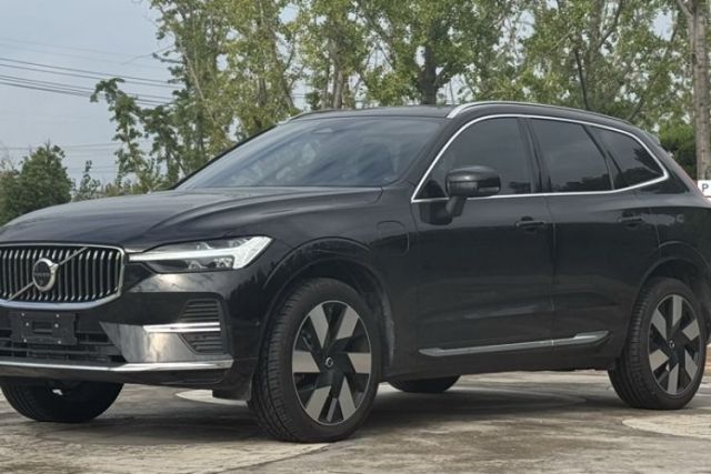 Ojetý Volvo XC60 New Energy 2025 Plug-in Hybrid Long-Range All-Wheel Drive Smart & Luxurious Edition
