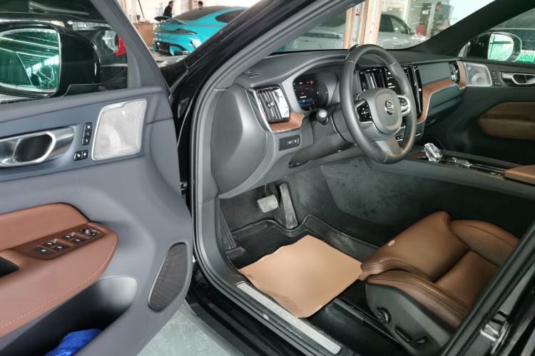 Used Volvo XC60 New Energy 2025 Plug-in Hybrid Long-Range All-Wheel Drive Smart Luxury Edition Driver Seat