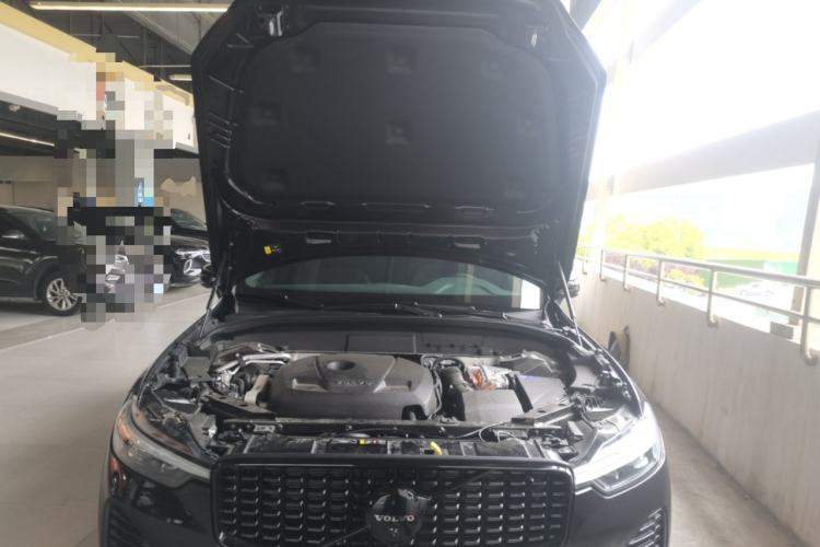 Used Volvo XC60 New Energy 2025 Plug-in Hybrid Long-Range All-Wheel Drive Zhiyuan Extreme Night Black Edition Engine Bay