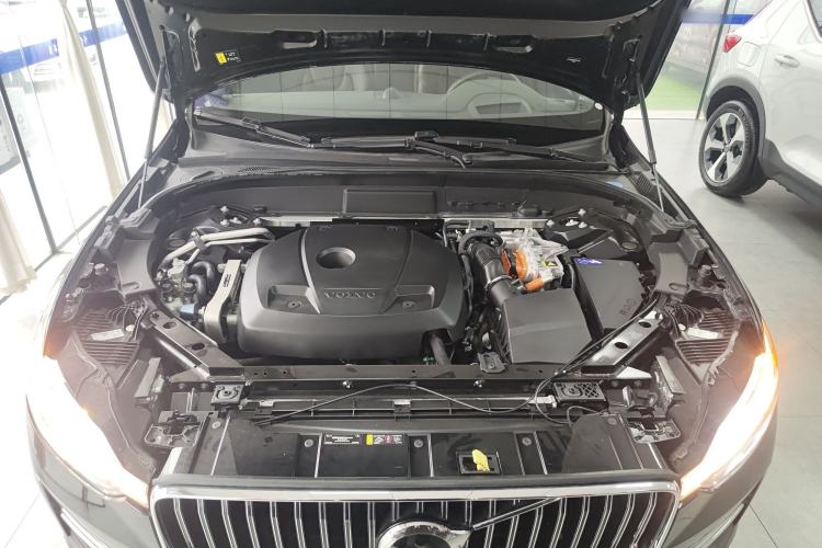Used Volvo XC60 New Energy 2025 Plug-in Hybrid Long-Range All-Wheel Drive Smart Luxury Edition Engine Bay