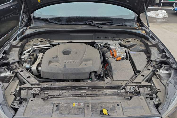 Used Volvo XC60 New Energy 2025 Plug-in Hybrid Long-Range All-Wheel Drive Smart & Luxurious Edition Engine Bay