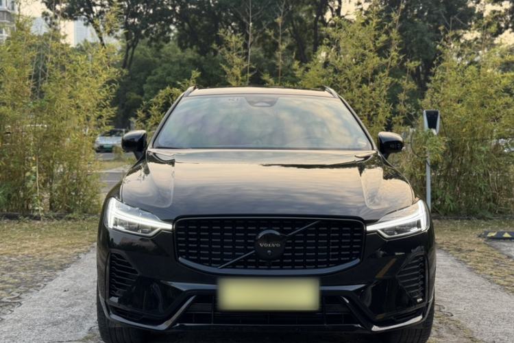 Used Volvo XC60 New Energy 2025 Plug-in Hybrid Long-Range All-Wheel Drive Zhiyuan Extreme Night Black Edition Exterior 1