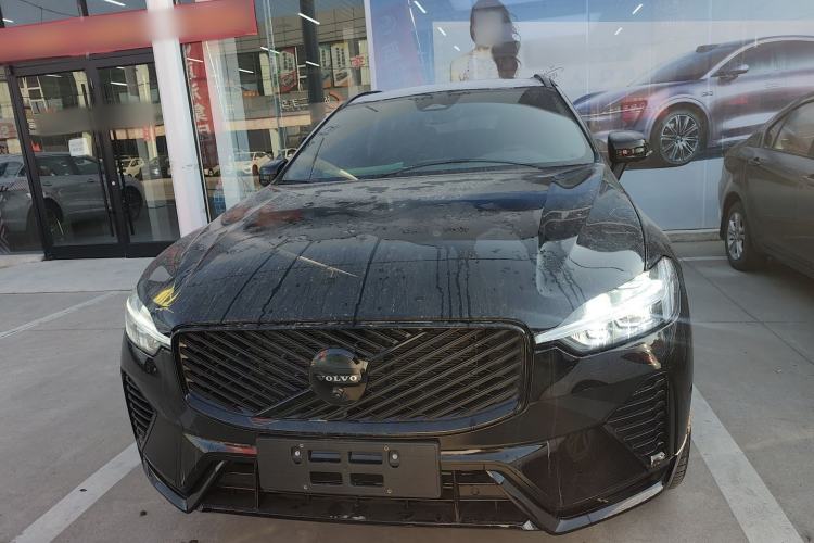 Used Volvo XC60 New Energy 2025 Plug-in Hybrid Long-Range All-Wheel Drive Zhiyuan Extreme Night Black Edition Exterior 1