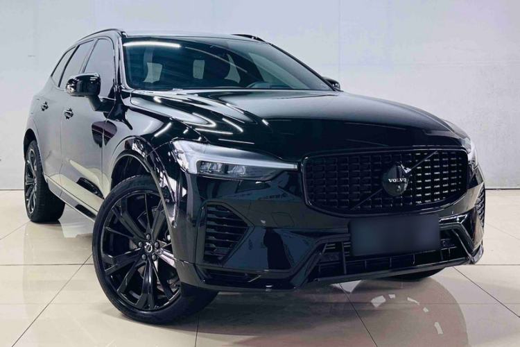 Used Volvo XC60 New Energy 2025 Plug-in Hybrid Long-Range All-Wheel Drive Zhiyuan Extreme Night Black Edition Exterior 2