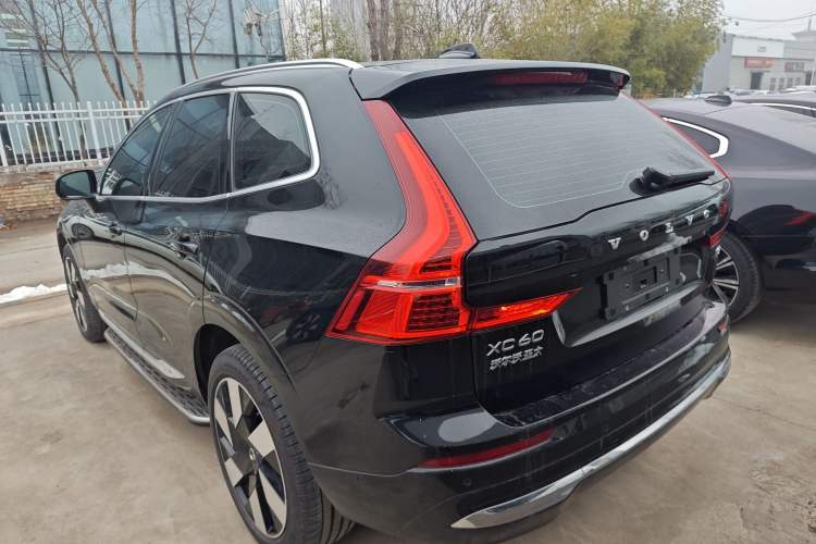 Used Volvo XC60 New Energy 2025 Plug-in Hybrid Long-Range All-Wheel Drive Smart & Luxurious Edition Exterior 2