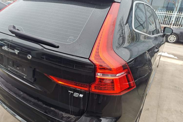 Used Volvo XC60 New Energy 2025 Plug-in Hybrid Long-Range All-Wheel Drive Smart & Luxurious Edition Exterior 3