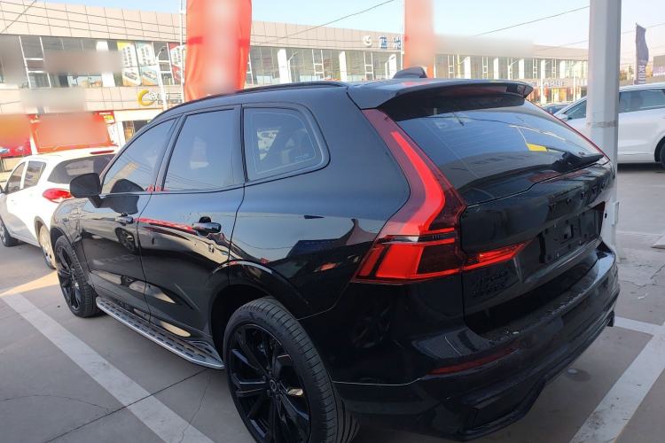 Used Volvo XC60 New Energy 2025 Plug-in Hybrid Long-Range All-Wheel Drive Zhiyuan Extreme Night Black Edition Exterior 3