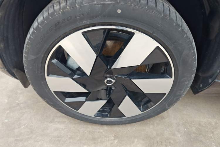 Used Volvo XC60 New Energy 2025 Plug-in Hybrid Long-Range All-Wheel Drive Smart & Luxurious Edition Exterior 4