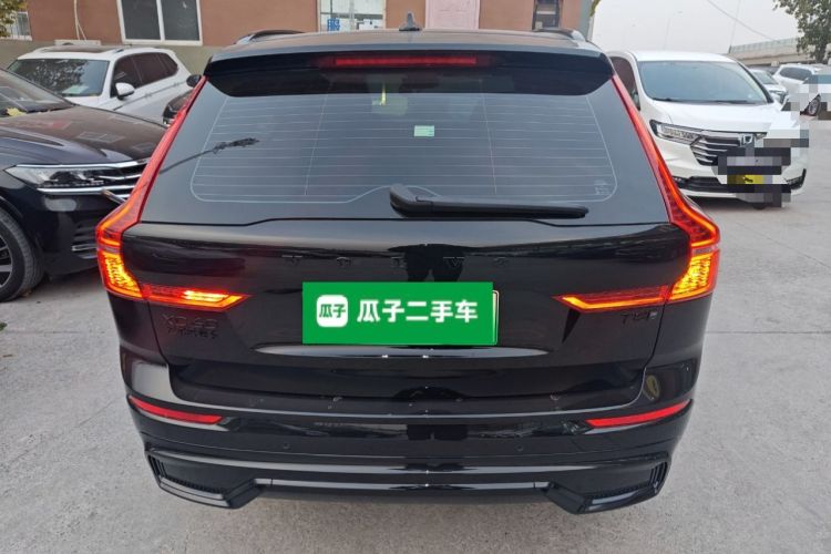 Used Volvo XC60 New Energy 2025 Plug-in Hybrid Long-Range All-Wheel Drive Zhiyuan Extreme Night Black Edition Exterior 4