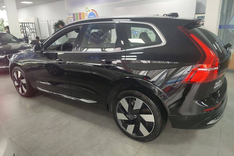 Used Volvo XC60 New Energy 2025 Plug-in Hybrid Long-Range All-Wheel Drive Smart Luxury Edition Exterior 5