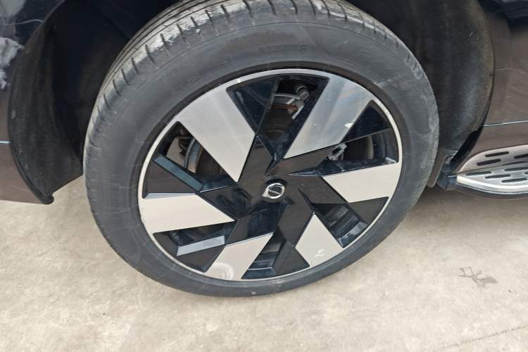 Used Volvo XC60 New Energy 2025 Plug-in Hybrid Long-Range All-Wheel Drive Smart & Luxurious Edition Exterior 5