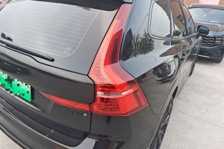 Used Volvo XC60 New Energy 2025 Plug-in Hybrid Long-Range All-Wheel Drive Zhiyuan Extreme Night Black Edition Exterior 6