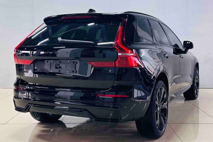 Used Volvo XC60 New Energy 2025 Plug-in Hybrid Long-Range All-Wheel Drive Zhiyuan Extreme Night Black Edition Exterior 7
