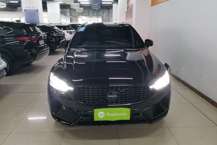 Used Volvo XC60 New Energy 2025 Plug-in Hybrid Long-Range All-Wheel Drive Zhiyuan Extreme Night Black Edition Front