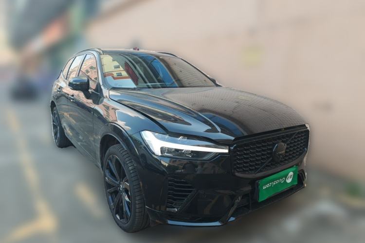Used Volvo XC60 New Energy 2025 Plug-in Hybrid Long-Range All-Wheel Drive Zhiyuan Extreme Night Black Edition Front Right 45 Deg