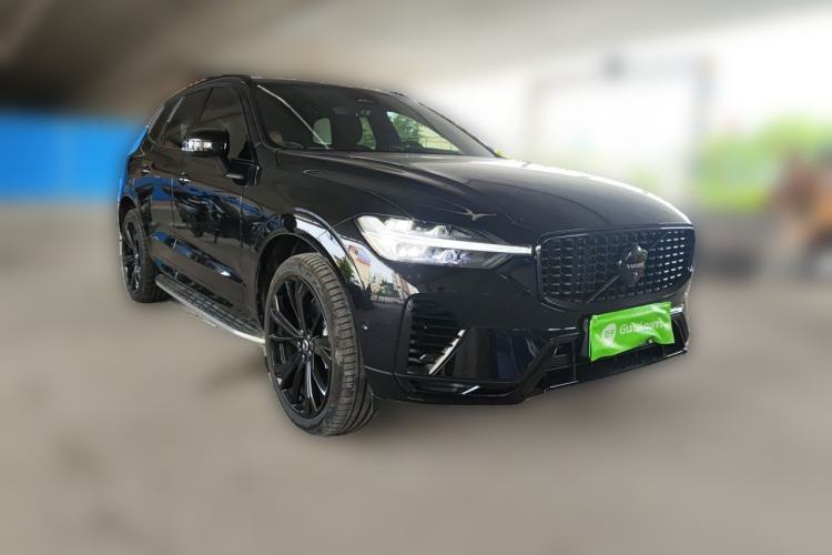 Used Volvo XC60 New Energy 2025 Plug-in Hybrid Long-Range All-Wheel Drive Zhiyuan Extreme Night Black Edition Front Right 45 Deg
