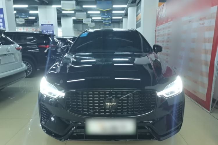 Used Volvo XC60 New Energy 2025 Plug-in Hybrid Long-Range All-Wheel Drive Zhiyuan Extreme Night Black Edition Front