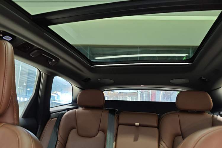 Used Volvo XC60 New Energy 2025 Plug-in Hybrid Long-Range All-Wheel Drive Smart Luxury Edition Headliner