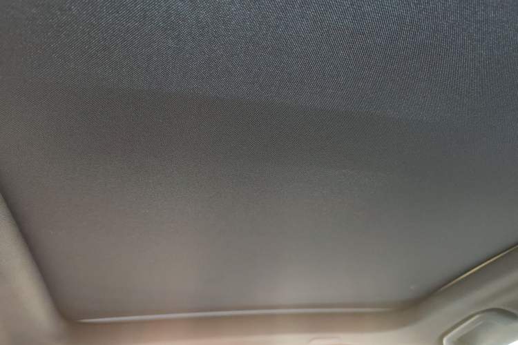 Used Volvo XC60 New Energy 2025 Plug-in Hybrid Long-Range All-Wheel Drive Zhiyuan Extreme Night Black Edition Headliner