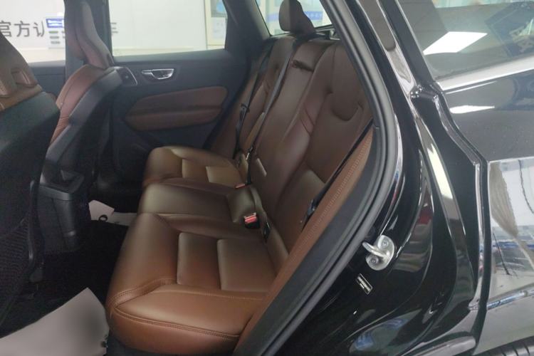 Used Volvo XC60 New Energy 2025 Plug-in Hybrid Long-Range All-Wheel Drive Smart Luxury Edition Interior 1