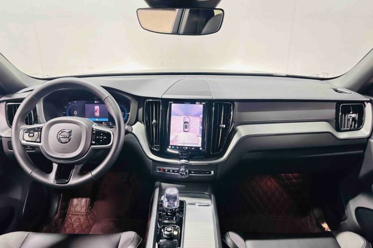 Used Volvo XC60 New Energy 2025 Plug-in Hybrid Long-Range All-Wheel Drive Zhiyuan Extreme Night Black Edition Interior 3