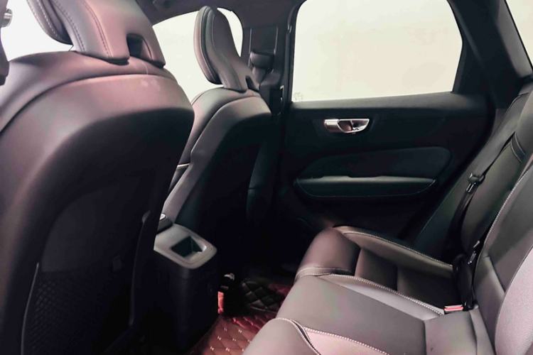 Used Volvo XC60 New Energy 2025 Plug-in Hybrid Long-Range All-Wheel Drive Zhiyuan Extreme Night Black Edition Interior 7