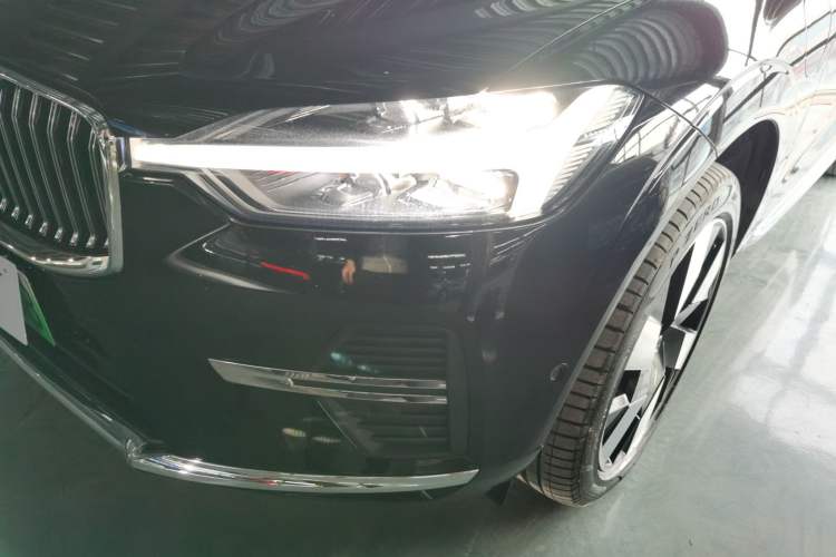 Used Volvo XC60 New Energy 2025 Plug-in Hybrid Long-Range All-Wheel Drive Smart Luxury Edition Left Front Headlight