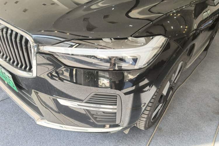 Used Volvo XC60 New Energy 2025 Plug-in Hybrid Long-Range All-Wheel Drive Smart Luxury Edition Left Front Headlight