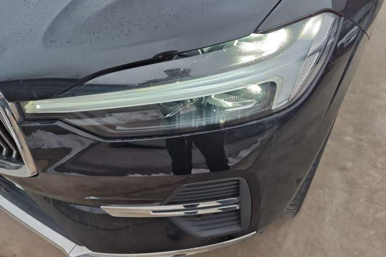 Used Volvo XC60 New Energy 2025 Plug-in Hybrid Long-Range All-Wheel Drive Smart & Luxurious Edition Left Front Headlight