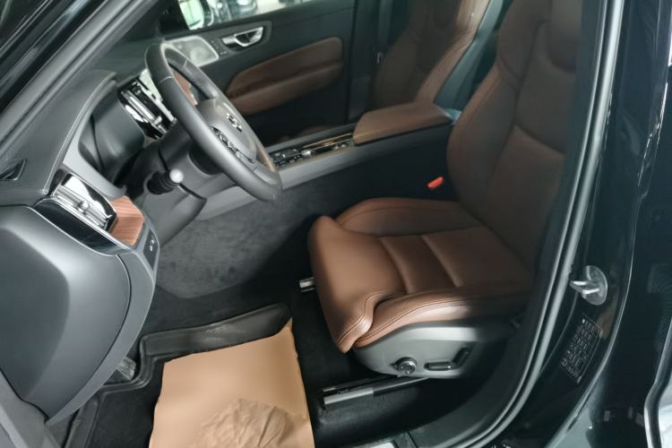 Used Volvo XC60 New Energy 2025 Plug-in Hybrid Long-Range All-Wheel Drive Smart Luxury Edition Left Front Seat