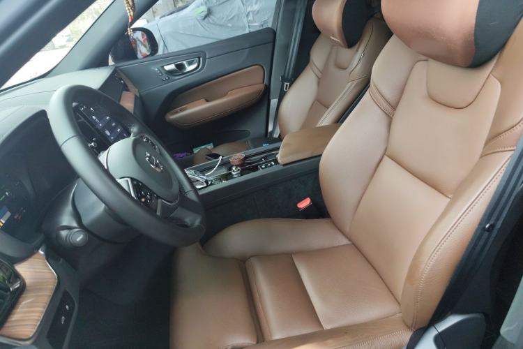 Used Volvo XC60 New Energy 2025 Plug-in Hybrid Long-Range All-Wheel Drive Smart & Luxurious Edition Left Front Seat