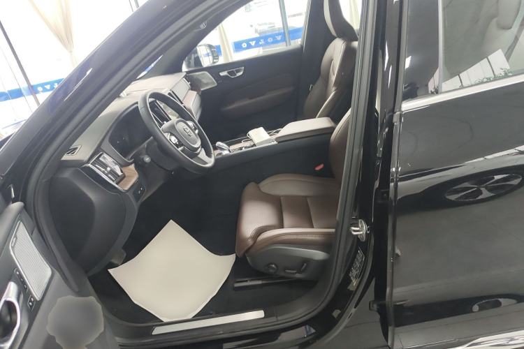 Used Volvo XC60 New Energy 2025 Plug-in Hybrid Long-Range All-Wheel Drive Smart Luxury Edition Left Front Seat