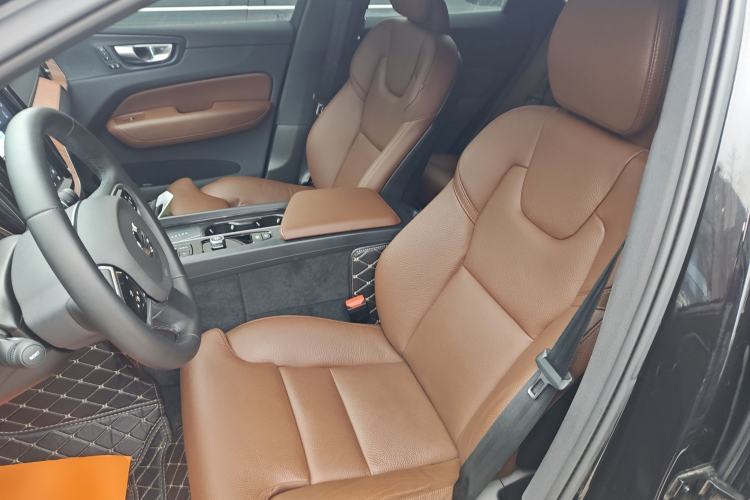 Used Volvo XC60 New Energy 2025 Plug-in Hybrid Long-Range All-Wheel Drive Smart & Luxurious Edition Left Front Seat