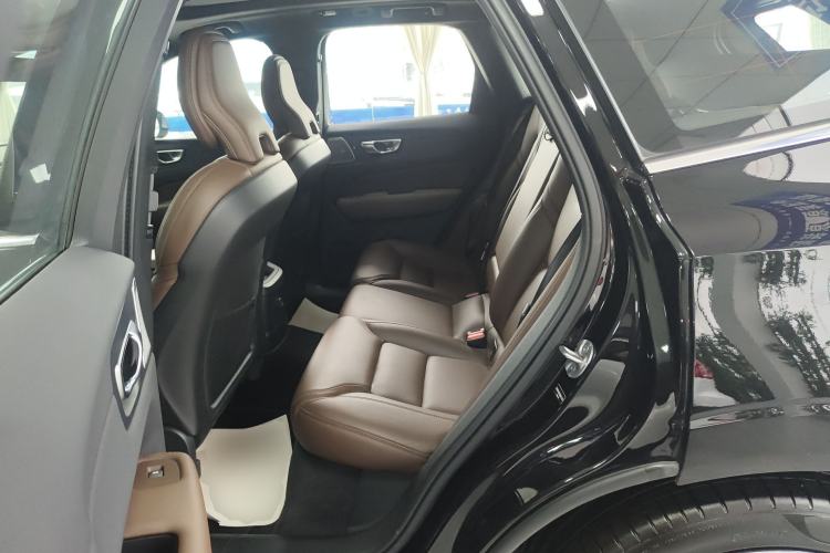 Used Volvo XC60 New Energy 2025 Plug-in Hybrid Long-Range All-Wheel Drive Smart Luxury Edition Left Rear Seat