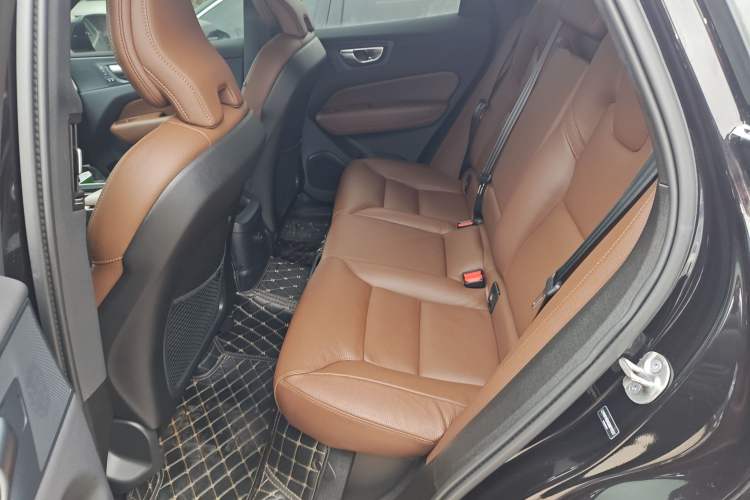 Used Volvo XC60 New Energy 2025 Plug-in Hybrid Long-Range All-Wheel Drive Smart & Luxurious Edition Left Rear Seat