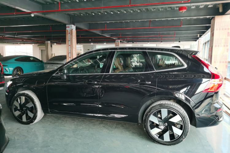 Used Volvo XC60 New Energy 2025 Plug-in Hybrid Long-Range All-Wheel Drive Smart Luxury Edition Left Side