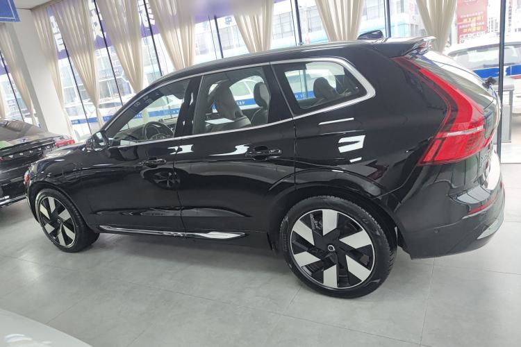 Used Volvo XC60 New Energy 2025 Plug-in Hybrid Long-Range All-Wheel Drive Smart Luxury Edition Left Side