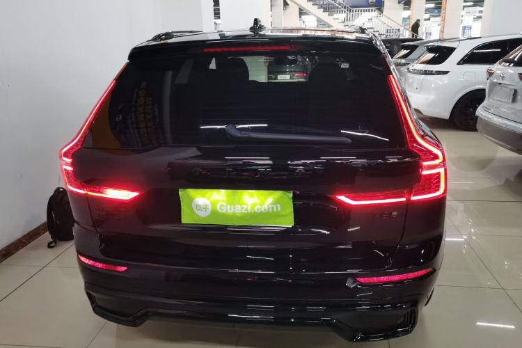 Used Volvo XC60 New Energy 2025 Plug-in Hybrid Long-Range All-Wheel Drive Zhiyuan Extreme Night Black Edition Rear