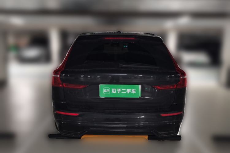 Used Volvo XC60 New Energy 2025 Plug-in Hybrid Long-Range All-Wheel Drive Zhiyuan Extreme Night Black Edition Rear