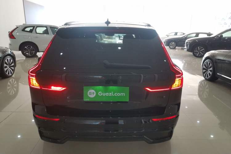 Used Volvo XC60 New Energy 2025 Plug-in Hybrid Long-Range All-Wheel Drive Zhiyuan Extreme Night Black Edition Rear